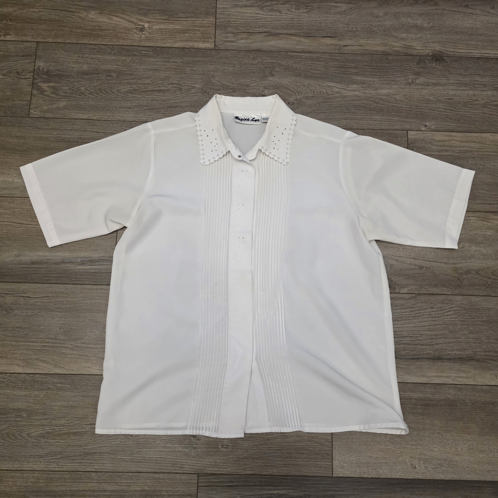 Vtg Regina Lynn Beautiful White 80s Blouse with Lace Collar and Detail Design